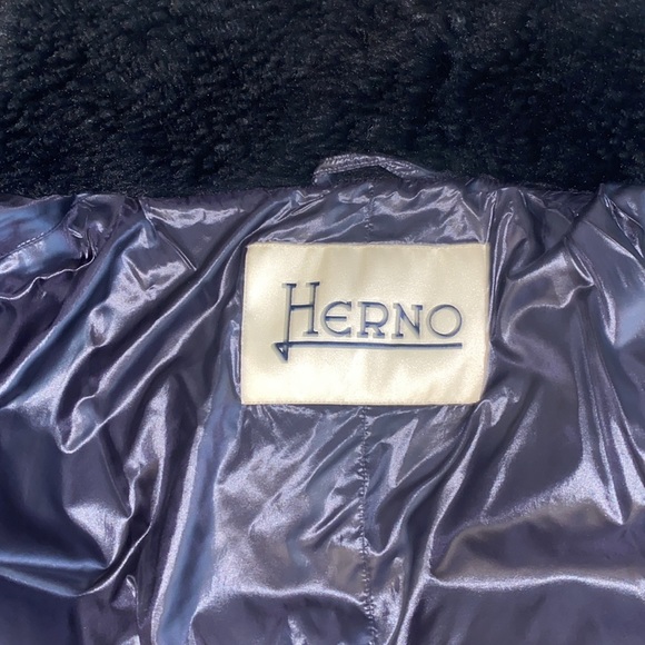 Herno hi-low puffer jacket. Ultra lightweight goose down. Authentic. - Picture 10 of 12